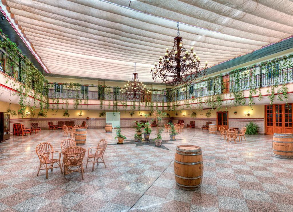 Hotel Sandra Alcalá de Guadaira Exterior photo