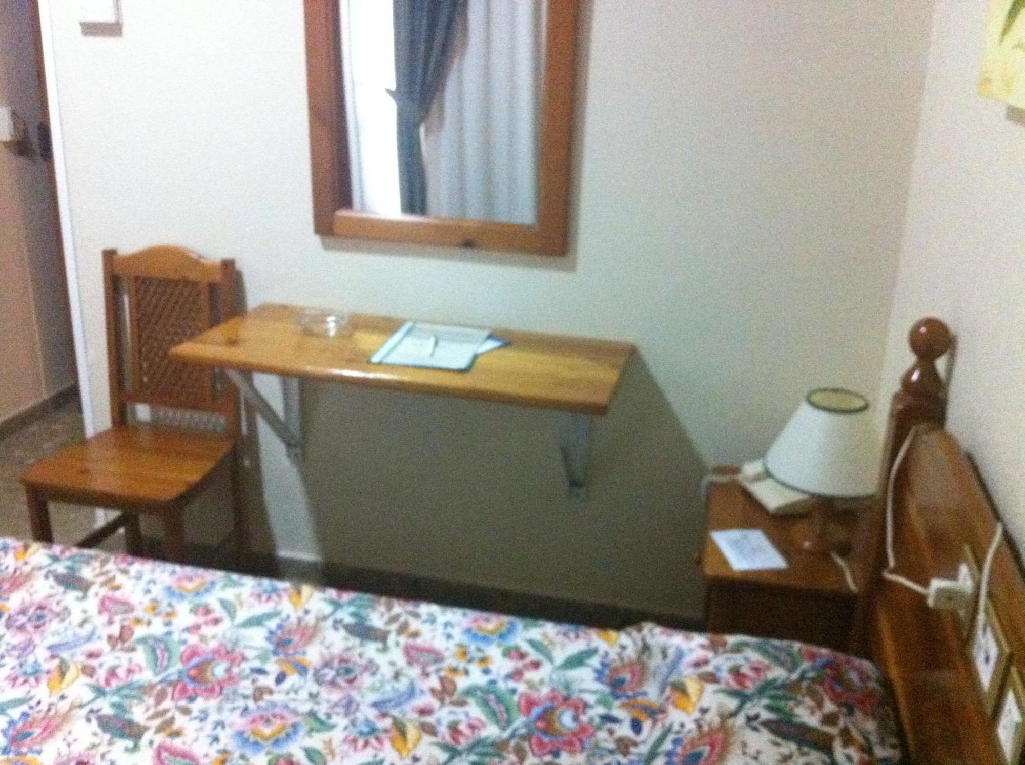 Hotel Sandra Alcalá de Guadaira Room photo
